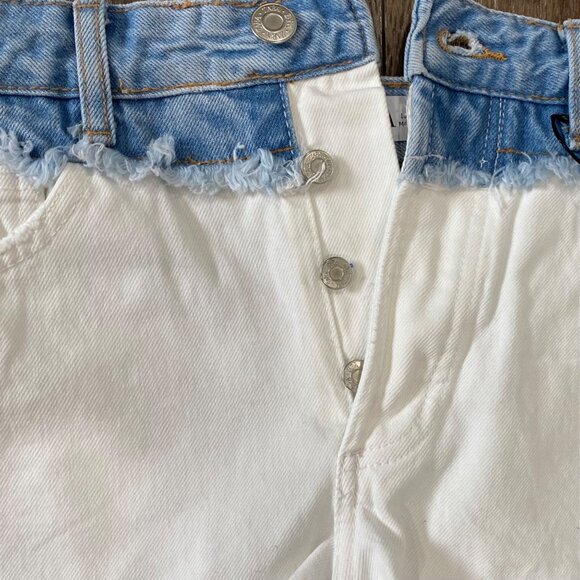 Zara Womens High-Waisted Two-Tone Denim Shorts Button Fly Frayed Hem USA Size 6 - Picture 2 of 7